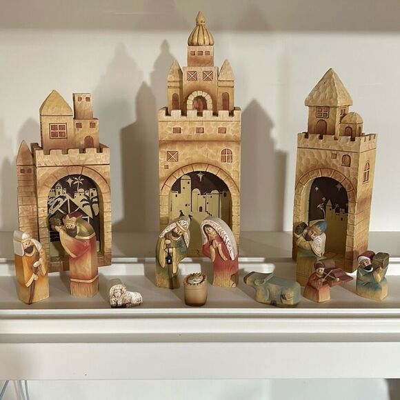 Amazing Nativity 3 D Puzzle - Picture 3 of 17